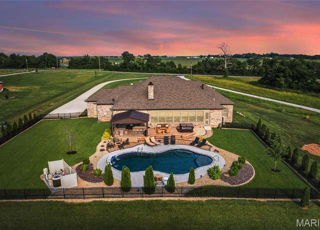 Property at 4985 N State Route 157, Edwardsville, IL 62025, 4 beds, 5 baths