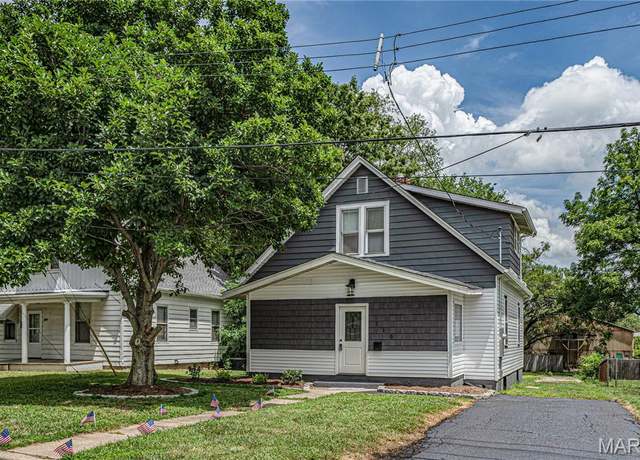 Property at 210 Springer Ave, Edwardsville, IL 62025, 4 beds, 2 baths