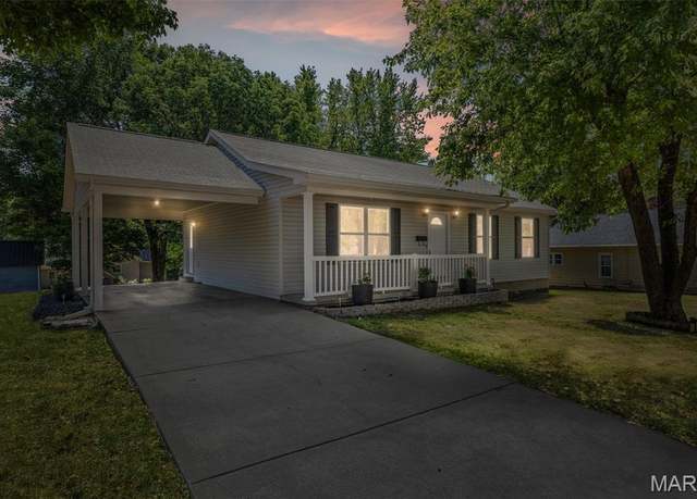 Property at 802 S Jefferson St, Farmington, MO 63640, 3 beds, 2 baths