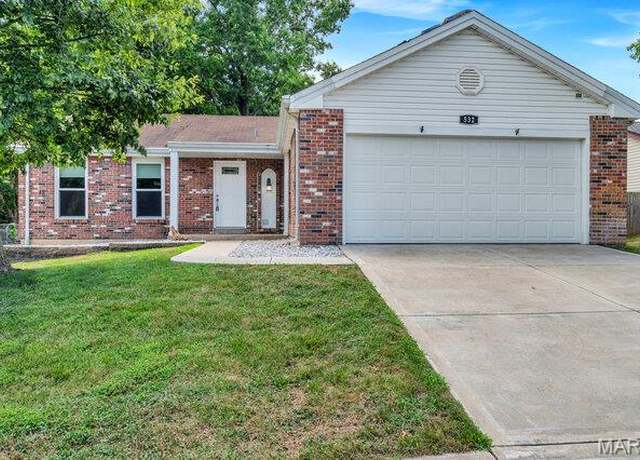 Property at 532 May Valley Dr, Fenton, MO 63026, 3 beds, 2 baths