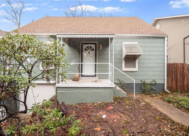 Property at 10319 Cable Ave, Frontenac, MO 63131, 3 beds, 1.5 baths