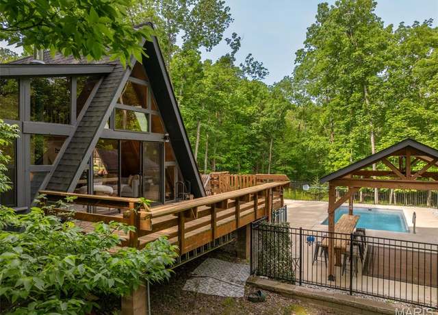 Property at 1129 Mitten Ridge Dr, Innsbrook, MO 63390, 1 bed, 1.5 baths