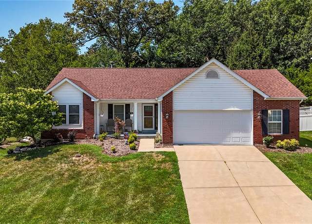Property at 2001 Meramec Meadows Dr, Fenton, MO 63026, 4 beds, 3 baths