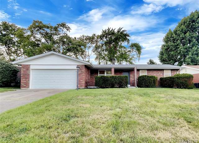 Property at 417 Dove Dr, St Charles, MO 63301, 3 beds, 2 baths