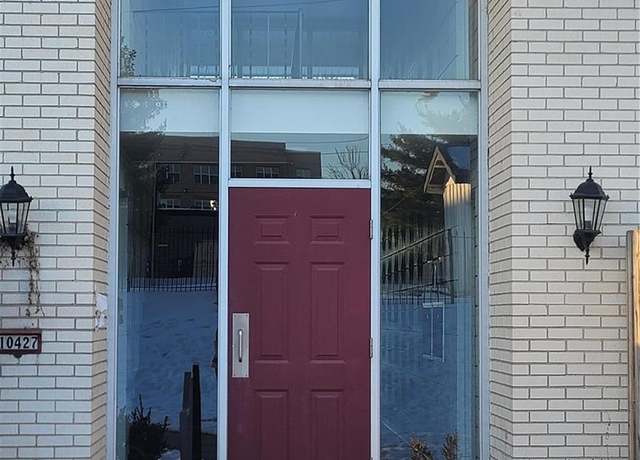 Property at 10427 Briarbend Dr #4, St Louis, MO 63146, 2 beds, 1.5 baths