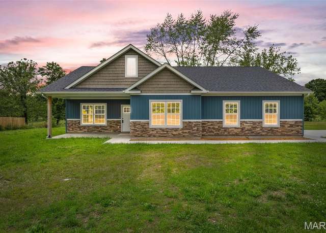 Property at 12 Ogborn Dr, Farmington, MO 63640, 3 beds, 2 baths