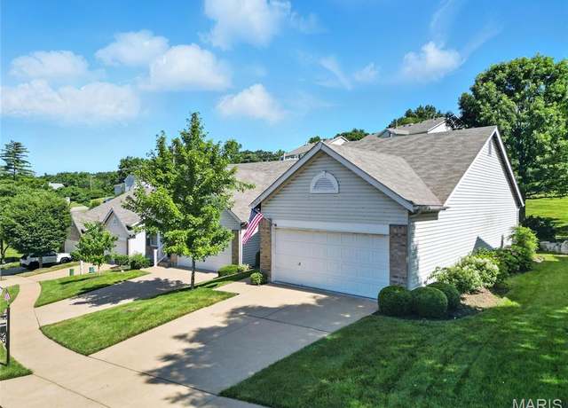 Property at 3279 Country Hollow Dr, MO 63129, 2 beds, 3 baths