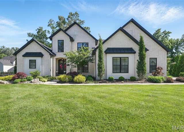 Property at 618 E Argonne Dr, St Louis, MO 63122, 5 beds, 4.5 baths