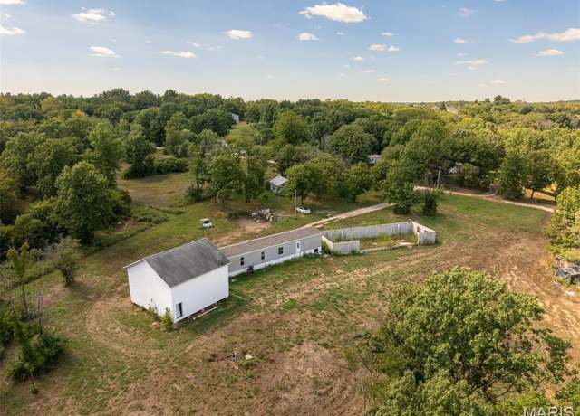 Property at 198 Bluffview Est Est, Foley, MO 63347, 4 beds, 2 baths