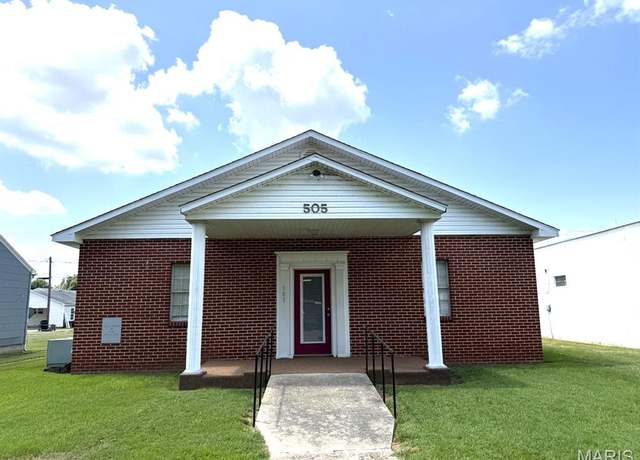 Property at 505 N Catalpa St, Dexter, MO 63841, 2 baths