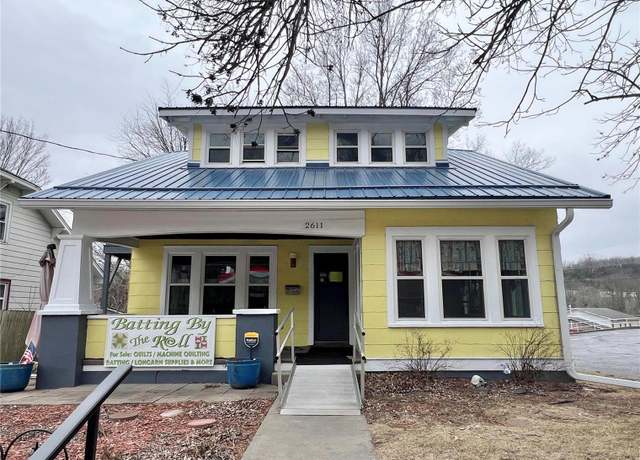 Property at 2611 Saint Marys Ave, Hannibal, MO 63401, 3 beds, 1.5 baths