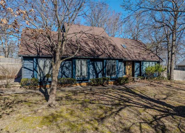 Property at 105 La Salle Dr, Waynesville, MO 65583, 5 beds, 3.5 baths