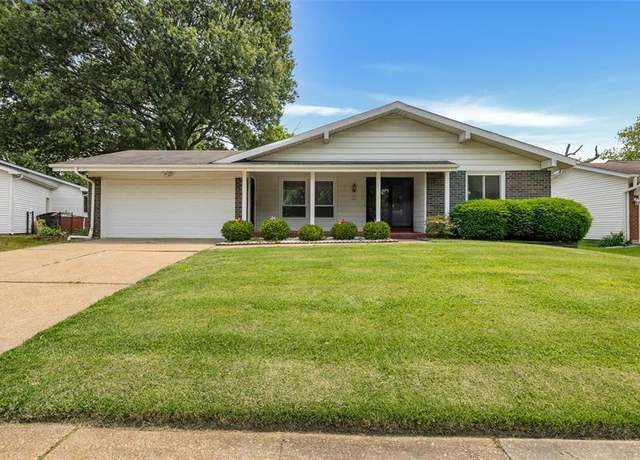 Property at 2580 Yorkshire Dr, Florissant, MO 63033, 3 beds, 2 baths