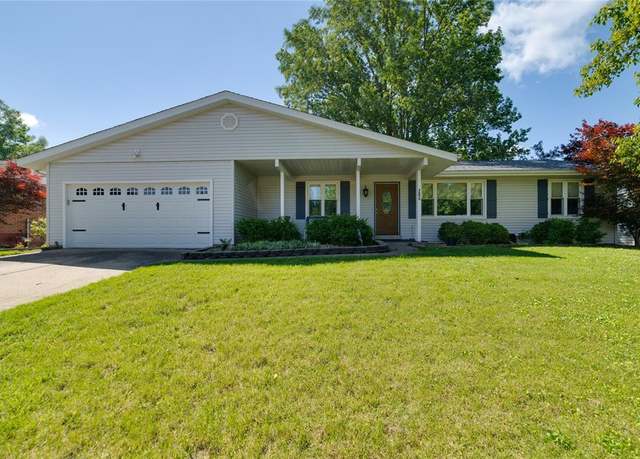 Property at 204 Chestnut Dr, St Charles, MO 63301, 3 beds, 2.5 baths