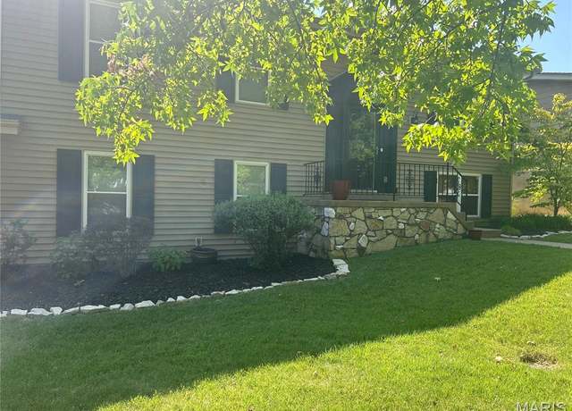 Property at 1005 Parkfield Ter, Manchester, MO 63021, 4 beds, 2.5 baths