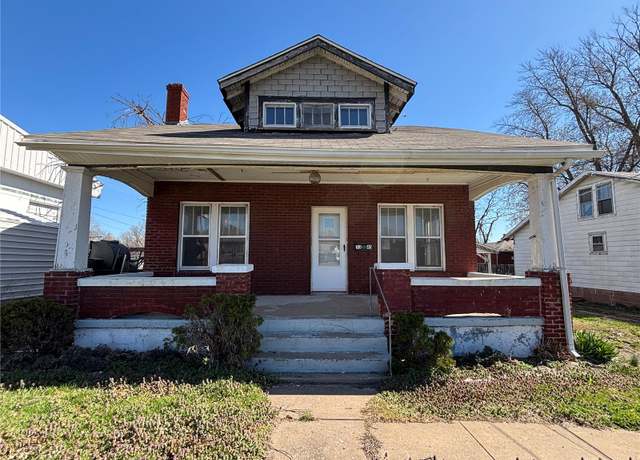 Property at 3345 Belle St, Alton, IL 62002, 4 beds, 1 bath