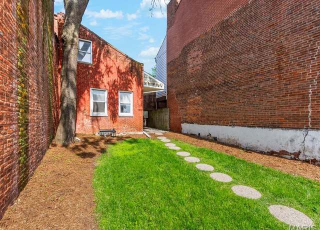 Property at 1919 S 11th St, St Louis, MO 63104, 3 beds, 2 baths