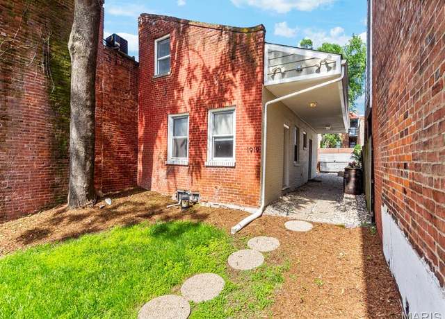 Property at 1919 S 11th St, St Louis, MO 63104, 2 beds, 2 baths