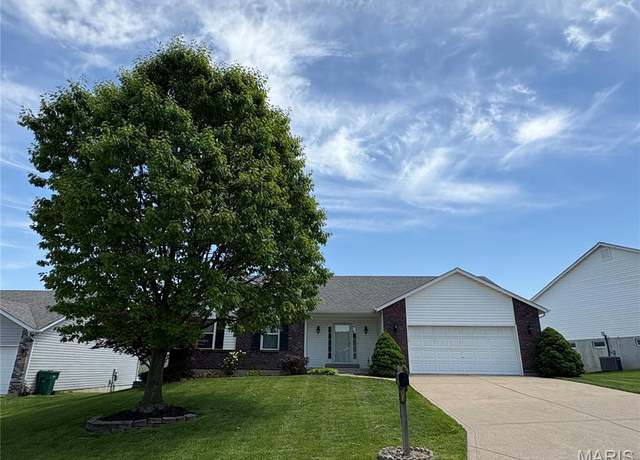 Property at 1256 N Brampton Dr, St Charles, MO 63304, 4 beds, 3 baths