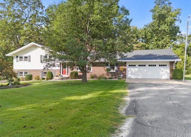 Property at 10 Forest Ridge Ln, Troy, MO 63379, 3 beds, 4 baths