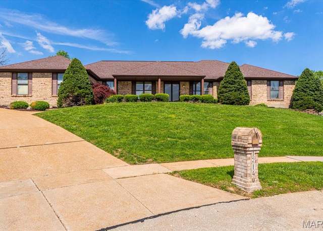 Property at 12140 Calton Dr, St Louis, MO 63128, 4 beds, 3 baths