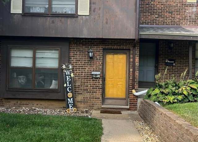 Property at 1229 N 17th St #35, Belleville, IL 62226, 3 beds, 2 baths