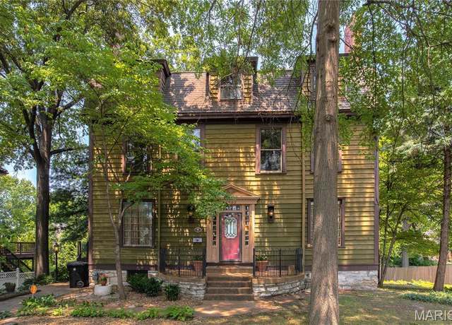 Property at 6965 Delmar Blvd, University City, MO 63130, 9 beds, 3.5 baths