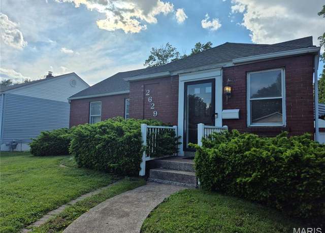 Property at 2629 Grand Ave, Granite City, IL 62040, 3 beds, 1 bath