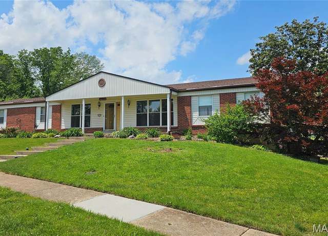 Property at 4637 Littlebury Dr, St Louis, MO 63128, 4 beds, 3 baths