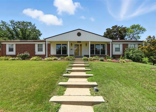 Property at 4637 Littlebury Dr, St Louis, MO 63128, 4 beds, 3 baths
