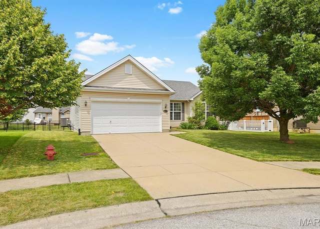 Property at 2282 Haverford Ct, Maryville, IL 62062, 4 beds, 3 baths