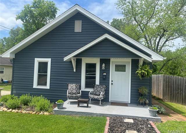 Property at 25 S Alexander St, Farmington, MO 63640, 2 beds, 1 bath