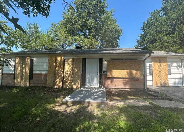 Property at 870 Saint Cletus Dr, East Saint Louis, IL 62206, 4 beds, 1 bath