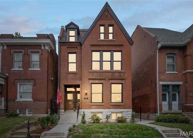Property at 2745 Armand Pl, St Louis, MO 63104, 4 beds, 3.5 baths