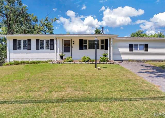 Property at 2699 Mckelvey Rd, Maryland Heights, MO 63043, 3 beds, 1.5 baths