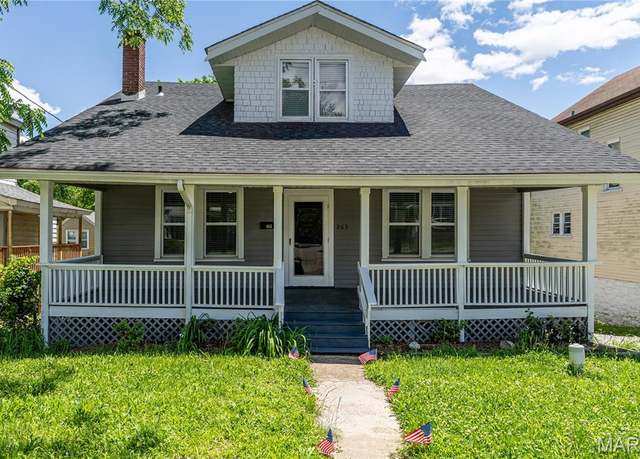 Property at 863 Washington Ave, Alton, IL 62002, 5 beds, 3 baths