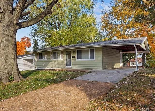 Property at 1040 Bluefield Dr, Florissant, MO 63033, 3 beds, 1 bath
