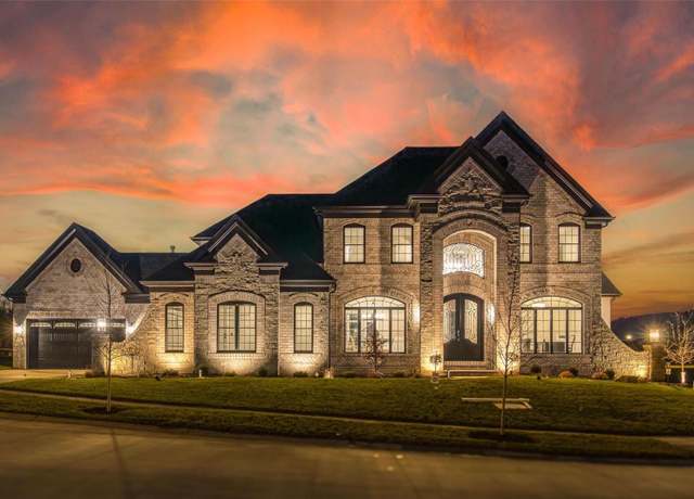 Property at 724 Silver Buck Ln, Chesterfield, MO 63005, 5 beds, 4.5 baths