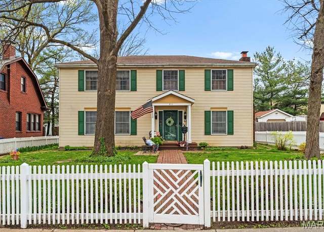 Property at 411 S High St, Belleville, IL 62220, 4 beds, 2.5 baths