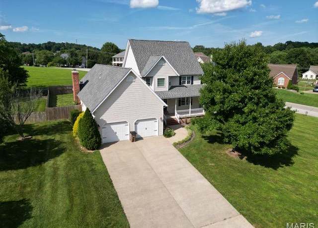 Property at 2519 Horseshoe Rdg, Cape Girardeau, MO 63701, 4 beds, 3.5 baths