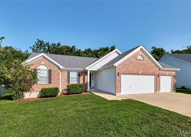 Property at 1225 Woodside Dr, Arnold, MO 63010, 4 beds, 3 baths