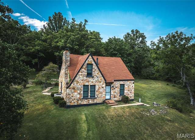 Property at 2431 Highway D, Bourbon, MO 65441, 2 beds, 1.5 baths