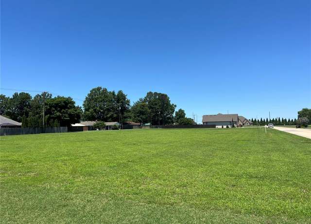 Property at 14 Laurelwood Dr, Kennett, MO 63857