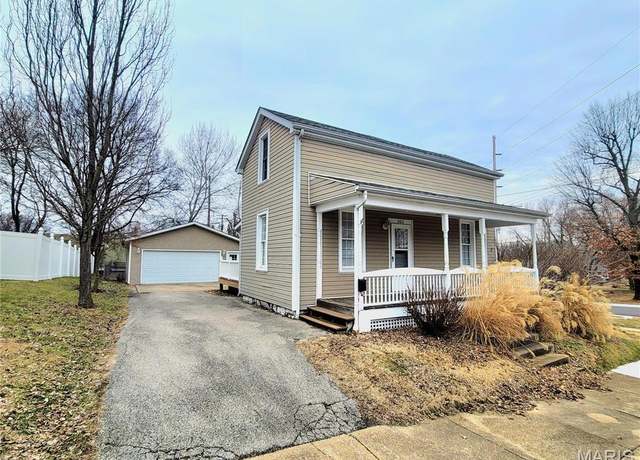 Property at 305 Macarthur St, Washington, MO 63090, 2 beds, 2 baths