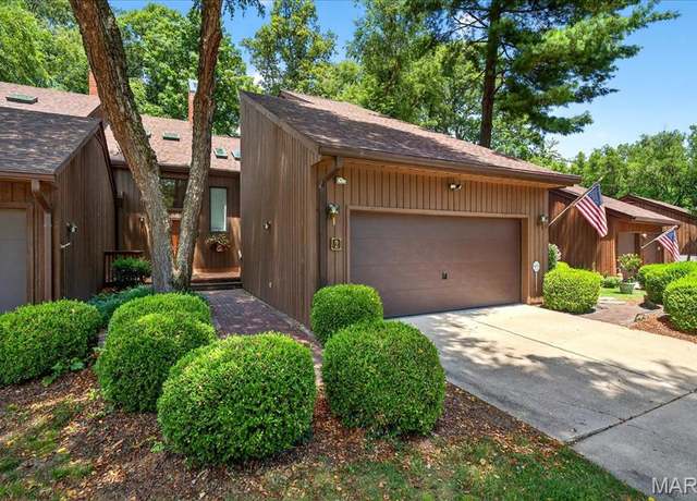 Property at 2 Tanewood Ct, Belleville, IL 62223, 2 beds, 3.5 baths