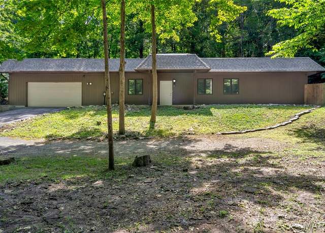 Property at 400 Maple Hollow Trl, MO 63025, 3 beds, 2 baths