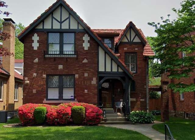Property at 4704 Prague Ave, St Louis, MO 63109, 3 beds, 1.5 baths