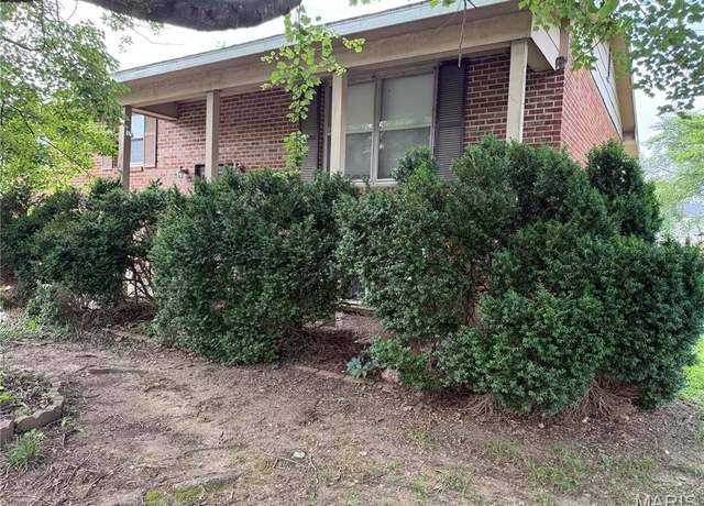 Property at 853 Cambridge Dr, Sikeston, MO 63801, 3 beds, 1 bath
