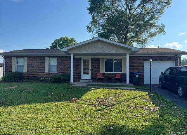 Property at 633 Florence Ave, Dupo, IL 62239, 4 beds, 2 baths