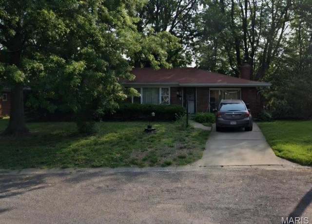 Property at 44 Gatewood Ct, Belleville, IL 62226, 3 beds, 2 baths